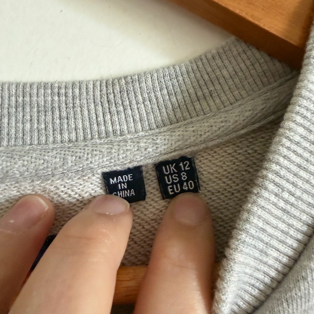 Superdry Appliqué Serif Loopback Crew Sweatshirt size 8 EUC - Picture 12 of 12
